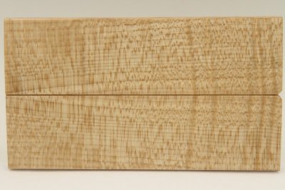 Plaquettes pour la coutellerie, Erable sycomore ondé stabilisé naturel, ref:PESOs57482