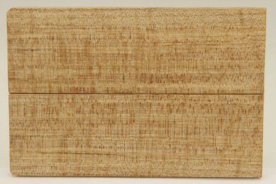 Plaquettes pour la coutellerie, Erable sycomore ondé stabilisé naturel, ref:PESOs61343