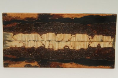 Plaquettes pour la coutellerie, Bouleau madré + résine noire, ref:PRBM62223