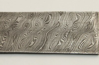 Barre de Damas carbone, motif "Torsade", vendu en barre (recuit et non révélé), ref:ADC-TOR