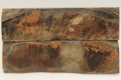 Plaquettes pour la coutellerie, corne de buffle avec croûte, ref:PCrBUF69088