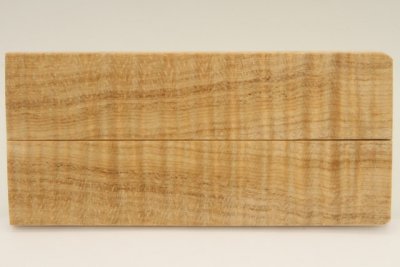 Plaquettes pour la coutellerie, Erable sycomore ondé stabilisé naturel, ref:PESOs69110