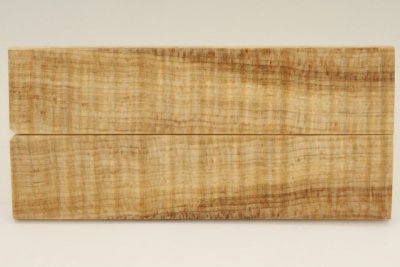 Plaquettes pour la coutellerie, Erable sycomore ondé stabilisé naturel, ref:PESOs69111