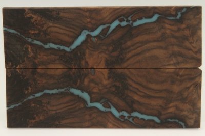 Plaquettes pour la coutellerie, loupe de Noyer + résine bleue, ref:PRLpN72206