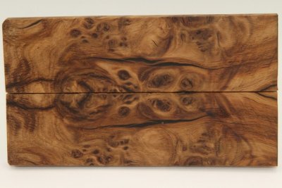 Plaquettes pour la coutellerie, loupe de Chêne + résine noire, ref:PRLpCH72381