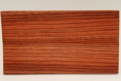 Plaquettes pour la coutellerie, Padouk, ref:PPAD72502