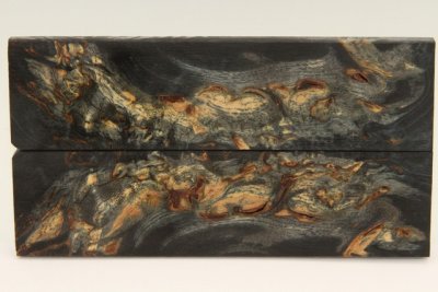 Plaquettes pour la coutellerie, Bouleau de Car&eacute;lie stabilis&eacute; noir, ref:PBMs72827nr