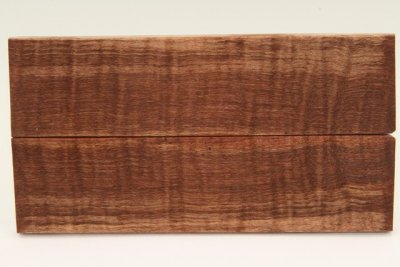 Plaquettes pour la coutellerie, Erable sycomore ond&eacute; stabilis&eacute; marron, ref:PESOs73954ma