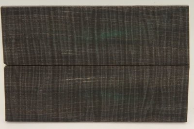 Plaquettes pour la coutellerie, Erable sycomore ond&eacute; stabilis&eacute; noir/vert, ref:PESOs75443nr
